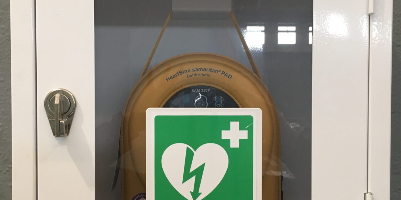 DAE – DEFIBRILLATORE SEMI AUTOMATICO ESTERNO AED – EXTERNAL SEMIAUTOMATIC DEFIBRILLATOR